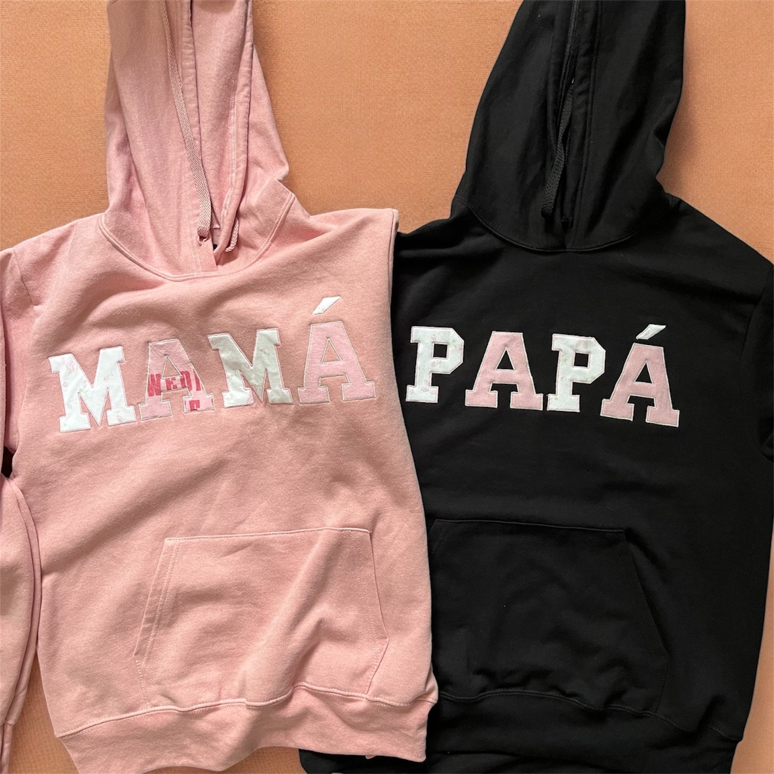 Paquete Sudadera MAMÁ y PAPÁ con Capucha